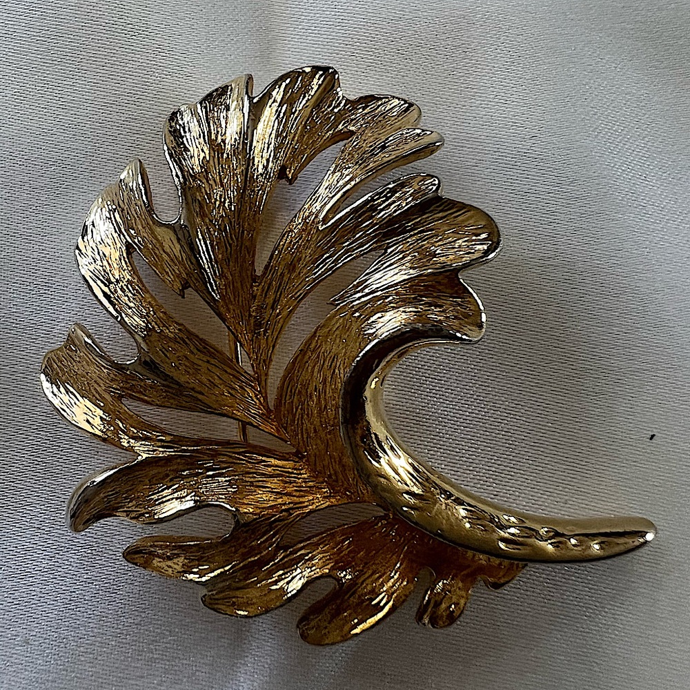 Vintage Leaf Brooch